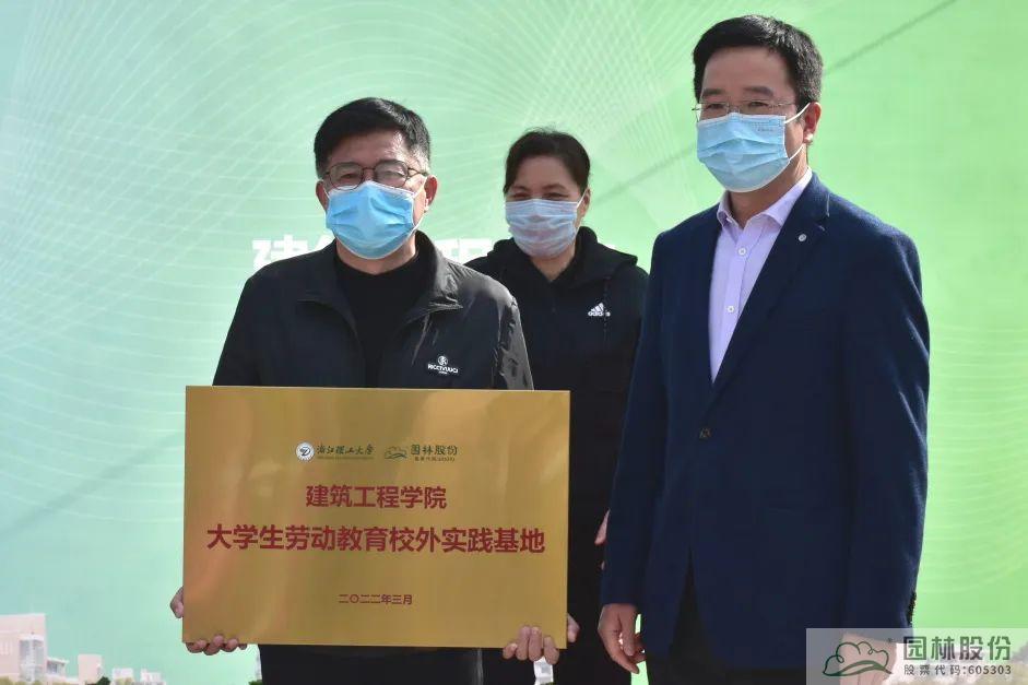 亚洲精品白浆高清久久久久久