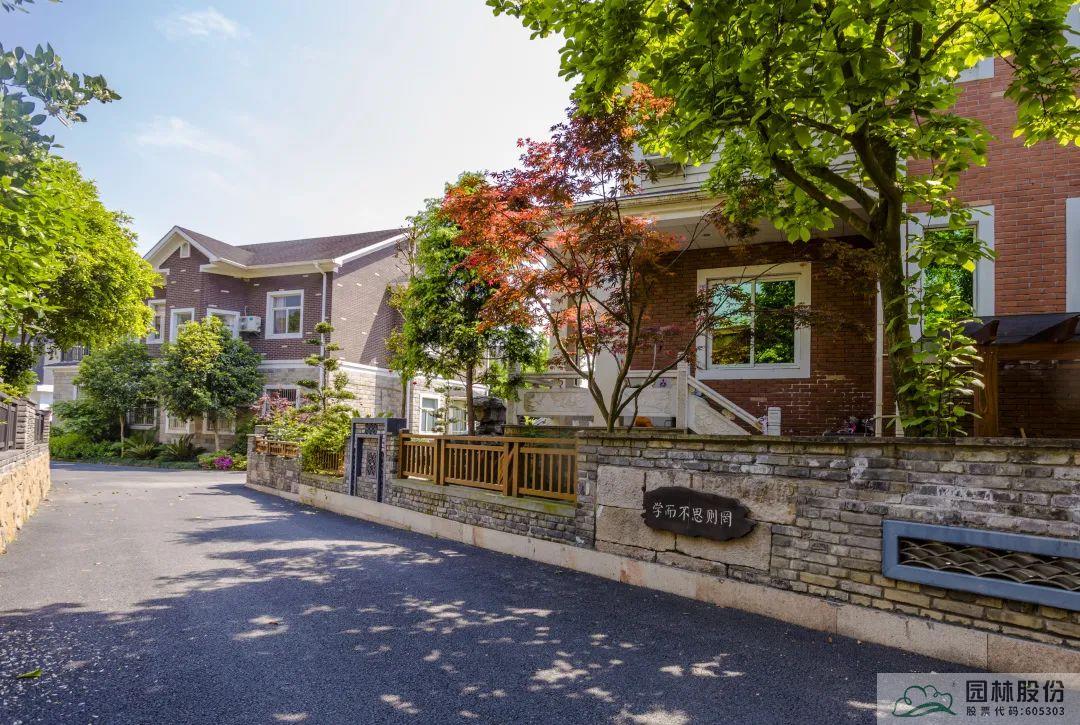 亚洲精品白浆高清久久久久久