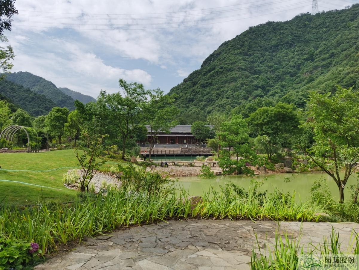 亚洲精品白浆高清久久久久久