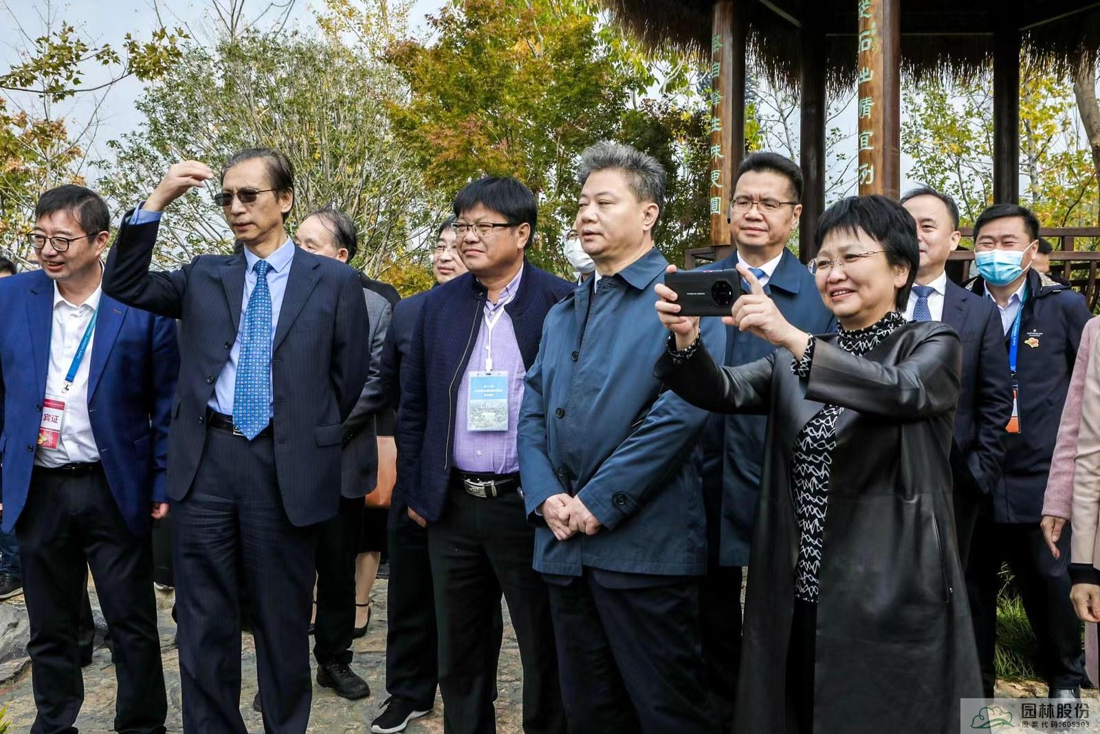 亚洲精品白浆高清久久久久久