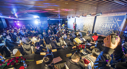 亚洲精品白浆高清久久久久久